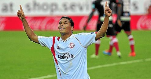 Bacca celebra uno de los dos goles ante el Granada. Bacca celebra uno de los dos goles ante el Granada.