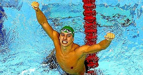 Chad Le Clos celebrando una victoria. Chad Le Clos celebrando una victoria.