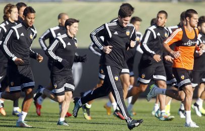 Jugadores del Valencia durante una sesión de entrenamiento Jugadores del Valencia durante una sesión de entrenamiento