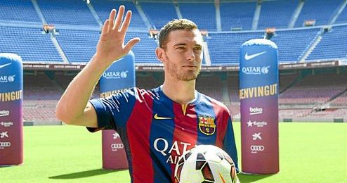 Vermaelen durante su presentación como azulgrana. Vermaelen durante su presentación como azulgrana.