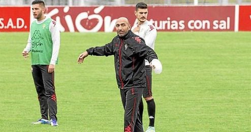 Abelardo, entrenador del mes en la Liga Adelante. Abelardo, entrenador del mes en la Liga Adelante.