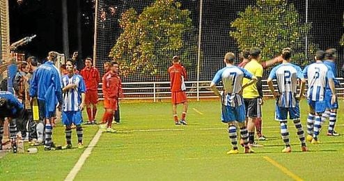 El partido tuvo varios incidentes, siendo el gol final el que desató una tangana. El partido tuvo varios incidentes, siendo el gol final el que desató una tangana.