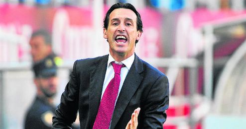 El técnico sevillista Unai Emery, en la banda del Ramón Sánchez Pizjuán. El técnico sevillista Unai Emery, en la banda del Ramón Sánchez Pizjuán.