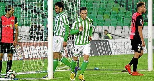 Rubén Castro apenas celebró su gol número 95. Rubén Castro apenas celebró su gol número 95.