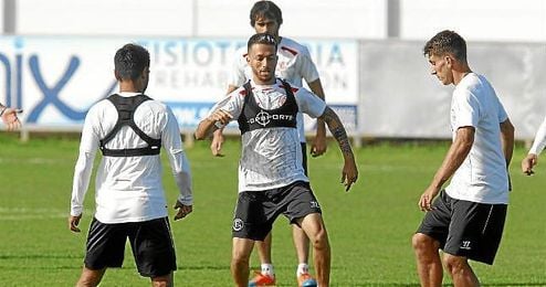 Cicinho, en una sesión, cuando aún trabaja con el equipo. Cicinho, en una sesión, cuando aún trabaja con el equipo.