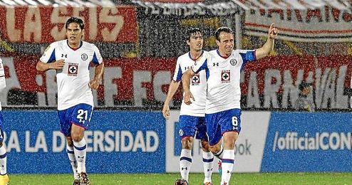 Torrado celebra un gol con Cruz Azul. Torrado celebra un gol con Cruz Azul.