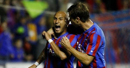 Martins celebrando el gol del empate del Levante ante el Getafe Martins celebrando el gol del empate del Levante ante el Getafe
