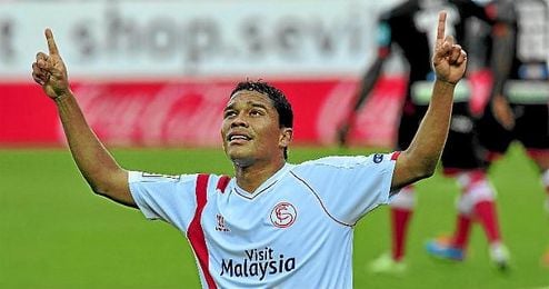 Carlos Bacca celebra un gol con el Sevilla FC. Carlos Bacca celebra un gol con el Sevilla FC.