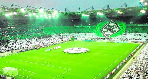 En el Borussia Park caben 54.000 espectadores y suele estar lleno. En el Borussia Park caben 54.000 espectadores y suele estar lleno.