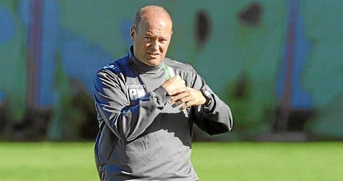 Pepe Mel, durante su última etapa en el Betis. Pepe Mel, durante su última etapa en el Betis.
