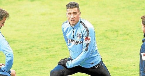 Giménez, durante un entrenamiento con el Atlético. Giménez, durante un entrenamiento con el Atlético.