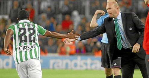 Dorlan Pabónllegó al Betis en enero de 2013, en calidad de cedido por Monterrey. Dorlan Pabónllegó al Betis en enero de 2013, en calidad de cedido por Monterrey.