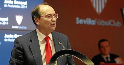 José Castro, durante la Junta General de Accionistas del Sevilla. José Castro, durante la Junta General de Accionistas del Sevilla.
