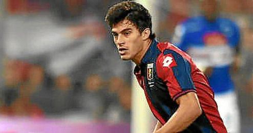 Perotti en un partido con el Genoa. Perotti en un partido con el Genoa.