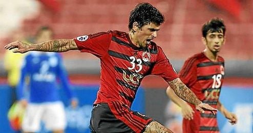 Lucho González seguirá vistiendo la camiseta del Al-Rayyan hasta final de temporada. Lucho González seguirá vistiendo la camiseta del Al-Rayyan hasta final de temporada.