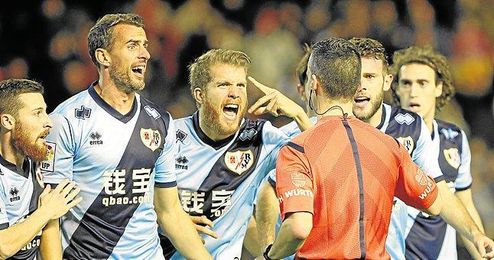 Morcillo tiene difícil llegar a Heliópolis. Morcillo tiene difícil llegar a Heliópolis.