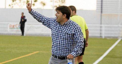 El extrenador del Torreblanca, José Santizo. El extrenador del Torreblanca, José Santizo.