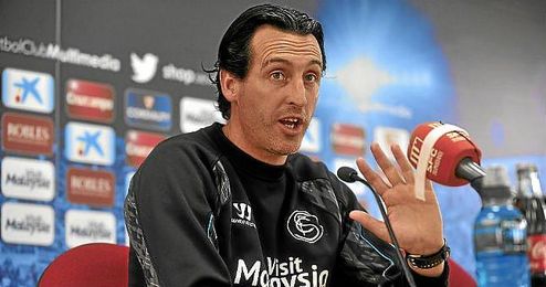 Unai Emery, durante una rueda de prensa. Unai Emery, durante una rueda de prensa.