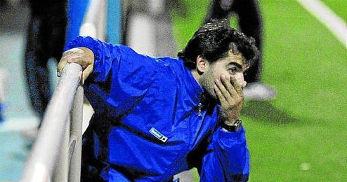 Lara trabajará con Aurelio Bielsa (prep. físico) y Joaquín Sánchez (segundo). Lara trabajará con Aurelio Bielsa (prep. físico) y Joaquín Sánchez (segundo).