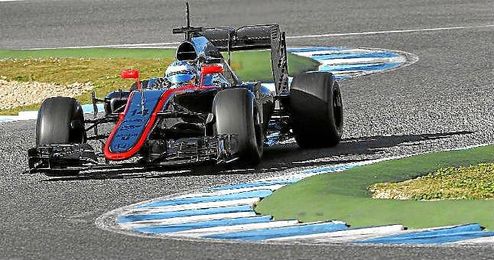Fernando Alonso, sobre su nuevo McLaren en Jerez. Fernando Alonso, sobre su nuevo McLaren en Jerez.
