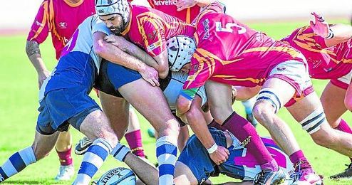 El Helvetia Rugby sumó una dura derrota que le aleja de la lucha por la tercera posición de la competición. El Helvetia Rugby sumó una dura derrota que le aleja de la lucha por la tercera posición de la competición.