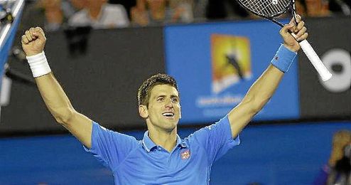 Djokovic celebró su quinto Abierto de Australia alzando los brazos. Djokovic celebró su quinto Abierto de Australia alzando los brazos.