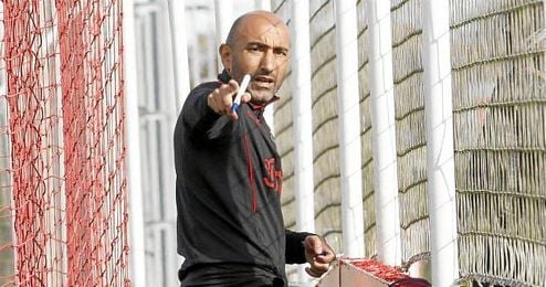 El asturiano afirma que "es falso" que el jugador pidiera perdón a sus compañeros. El asturiano afirma que "es falso" que el jugador pidiera perdón a sus compañeros.
