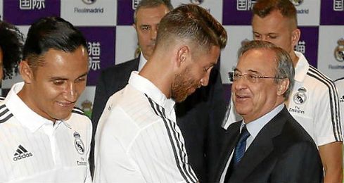 En la imagen, Keylor Navas, Florentino Pérez y Sergio Ramos. En la imagen, Keylor Navas, Florentino Pérez y Sergio Ramos.