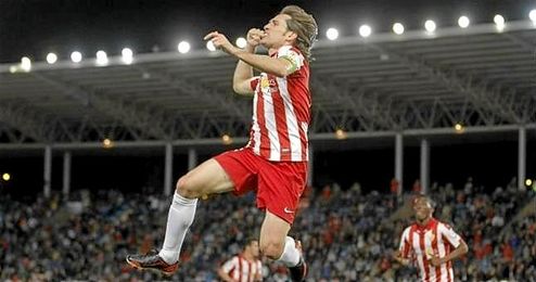 Corona llegó al Almería en la campaña 2006-2007. Corona llegó al Almería en la campaña 2006-2007.