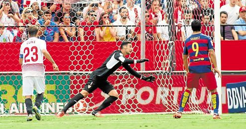Sergio Rico hizo un partidazo ante el Barça. Sergio Rico hizo un partidazo ante el Barça.