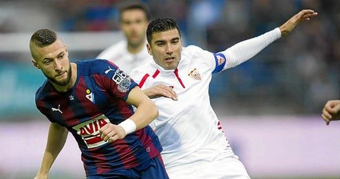 Reyes y Juncá, en un lance del partido. Reyes y Juncá, en un lance del partido.