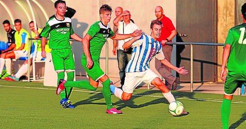 En la imagen, lance del Rinconada-La Liara (3-1), disputado en la primera jornada del campeonato. En la imagen, lance del Rinconada-La Liara (3-1), disputado en la primera jornada del campeonato.