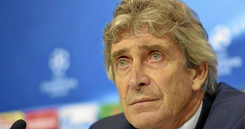 Pellegrini, en la rueda de prensa en el Sánchez-Pizjuán. Pellegrini, en la rueda de prensa en el Sánchez-Pizjuán.