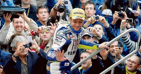 Rossi sigue teniendo seguidores pese a su polémica. Rossi sigue teniendo seguidores pese a su polémica.