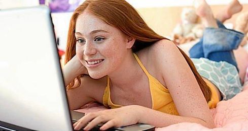 Se busca concienciar a los jóvenes de la importancia de la privacidad en la red. Se busca concienciar a los jóvenes de la importancia de la privacidad en la red.