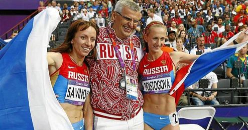 La AMA recomendó hoy suspender de por vida, entre otros diez atletas y técnicos, a María Savínova, campeona olímpica de 800 metros en Londres. La AMA recomendó hoy suspender de por vida, entre otros diez atletas y técnicos, a María Savínova, campeona olímpica de 800 metros en Londres.