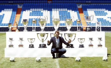 Iker Casillas con su palmarés en el Santiago Bernabeu. Iker Casillas con su palmarés en el Santiago Bernabeu.