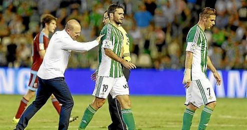 Jorge Molina no ha renovado aún, finaliza contrato en 2016. Jorge Molina no ha renovado aún, finaliza contrato en 2016.