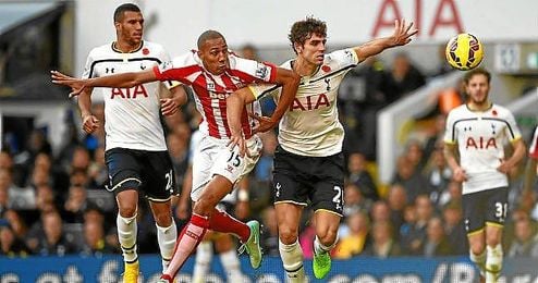 Fazio vuelve asiduamente a Sevilla; en la imagen, con el ahora sevillista N´Zonzi. Fazio vuelve asiduamente a Sevilla; en la imagen, con el ahora sevillista N´Zonzi.