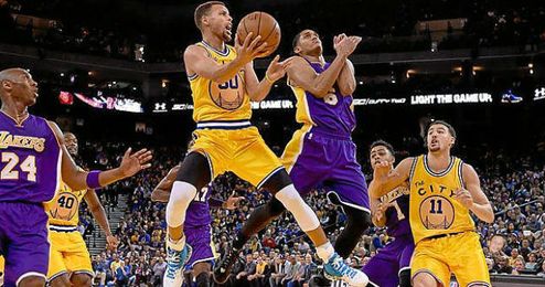 Stephen Curry volvió a ser el mejor de Golden State. Stephen Curry volvió a ser el mejor de Golden State.