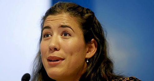 Garbiñe Muguruza atendiendo a los medios de comunicación. Garbiñe Muguruza atendiendo a los medios de comunicación.
