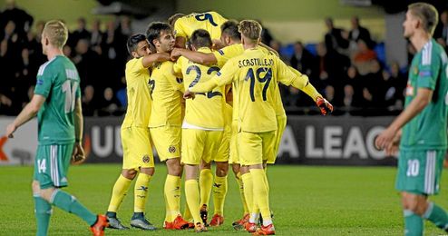 Los jugadores del Villarreal celebran el tanto de Bruno. Los jugadores del Villarreal celebran el tanto de Bruno.