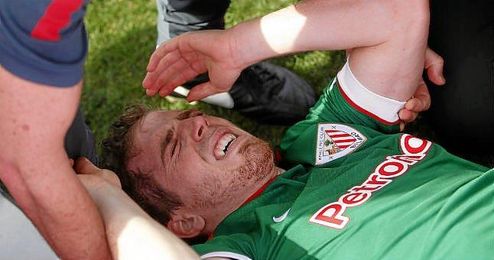 Se rompió el ligamento cruzado anterior de la rodilla ante el Sevilla F.C. Se rompió el ligamento cruzado anterior de la rodilla ante el Sevilla F.C.
