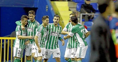 El Betis celebra el tanto conseguido por Rubén Castro frente al Levante El Betis celebra el tanto conseguido por Rubén Castro frente al Levante