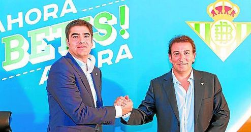 Ángel Haro, a la izquierda, y José Miguel López Catalán, a la derecha de la imagen. Ángel Haro, a la izquierda, y José Miguel López Catalán, a la derecha de la imagen.