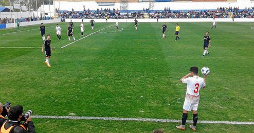 El gol de Curro sirvió para amarrar la segunda plaza del grupo. El gol de Curro sirvió para amarrar la segunda plaza del grupo.