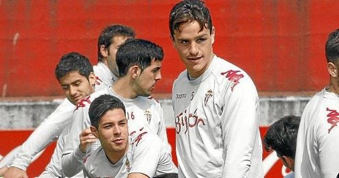 Bernardo, en un entrenamiento con los suyos. Bernardo, en un entrenamiento con los suyos.