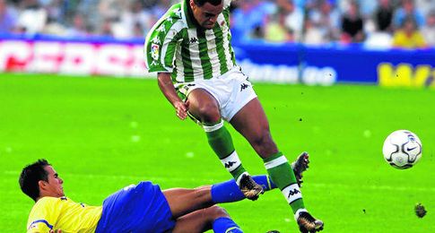 Imagen de archivo de la última temporada en la que coincidieron Betis y Las Palmas en Primera, la 2001/2002. Imagen de archivo de la última temporada en la que coincidieron Betis y Las Palmas en Primera, la 2001/2002.