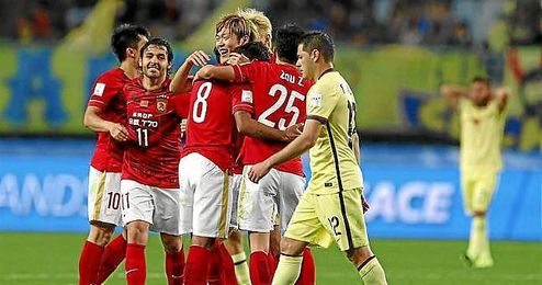 Los jugadores del Guangzhou celebran el triunfo ante el Club América. Los jugadores del Guangzhou celebran el triunfo ante el Club América.
