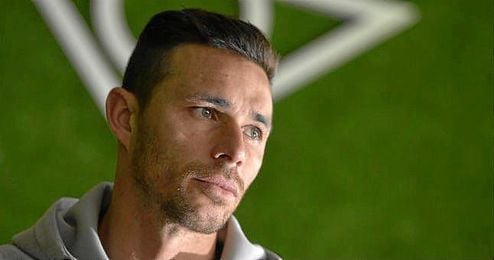 Rubén Castro, pensativo, durante la entrevista a ED, sueña con hacer el gol que gane el derbi. Rubén Castro, pensativo, durante la entrevista a ED, sueña con hacer el gol que gane el derbi.